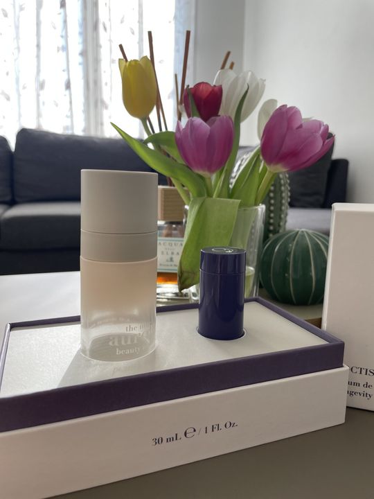 Photo from Sara N.'s review of Noctis Longevity Night Serum