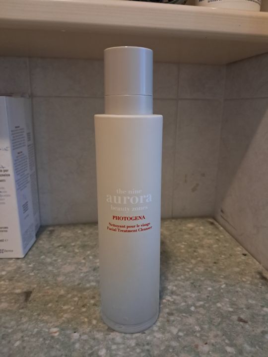 Photo from ROSETTA's review of Photogena Facial Treatment Cleanser