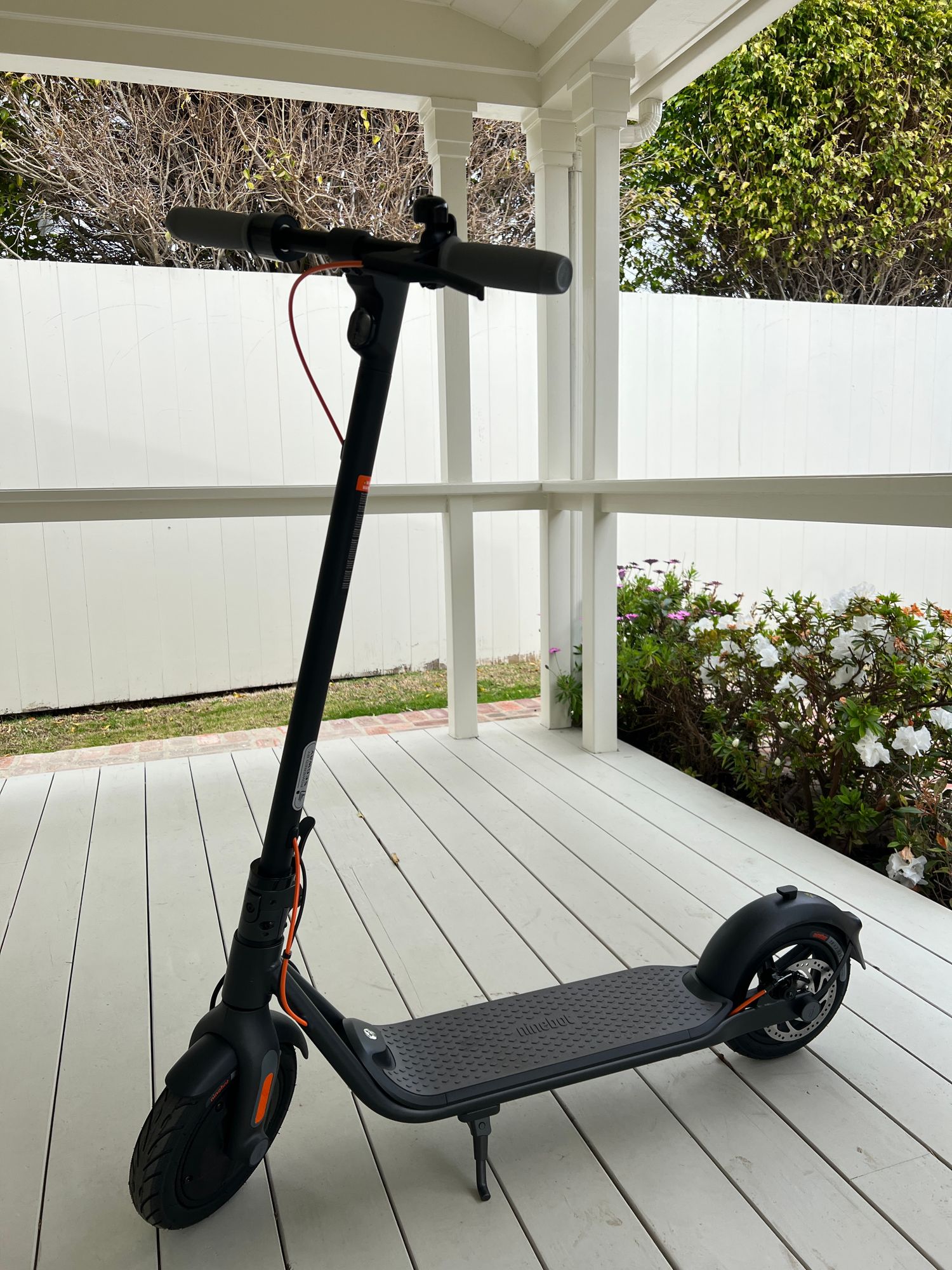 Ninebot Kickscooter F30 by Segway– Segway Los Angeles display picture 1