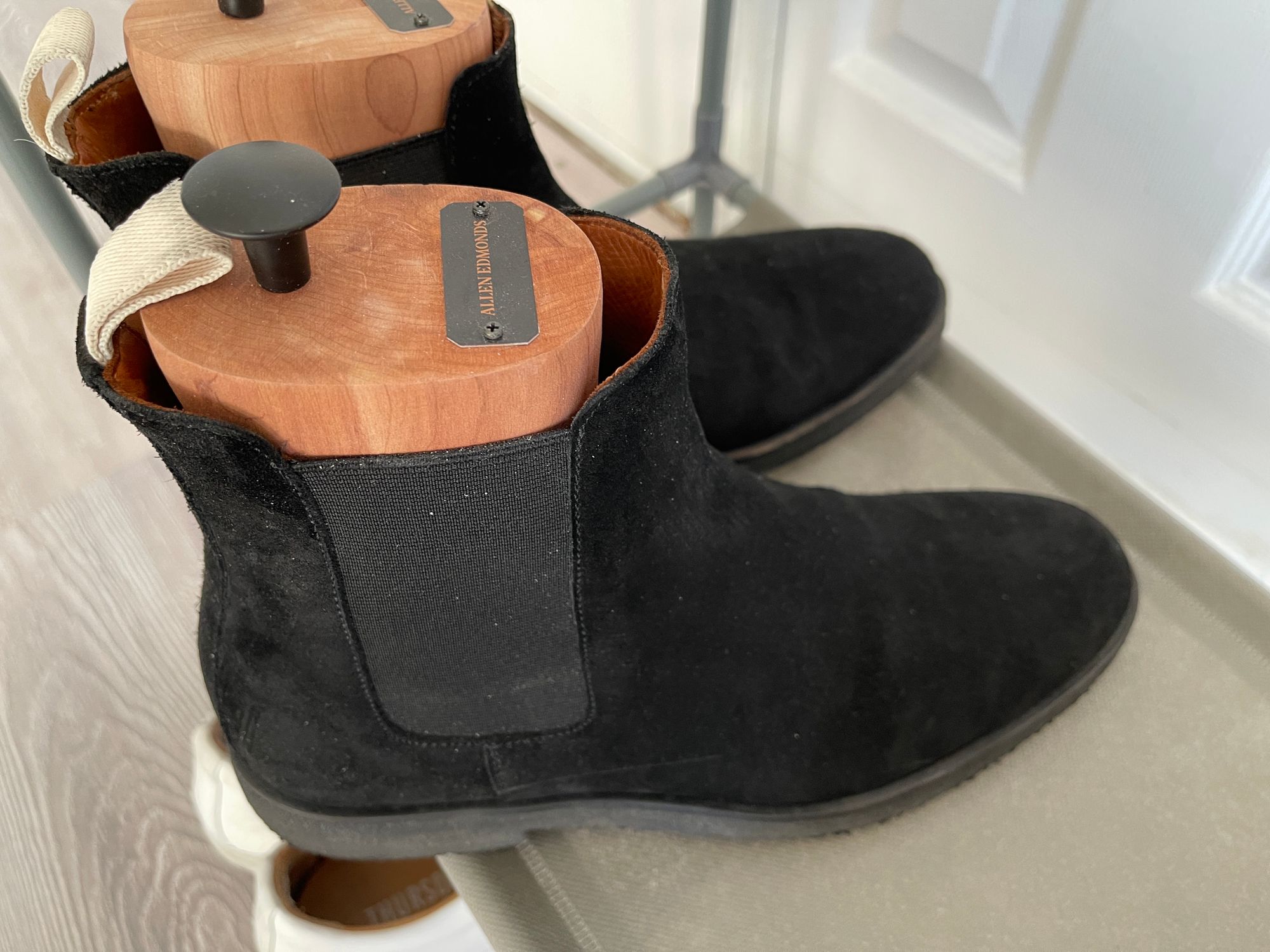 Reserved Footwear Chelsea Boots Mens 11 Black Suede Desert Crepe Gum Sole Modern 5 Essential Men main image 2