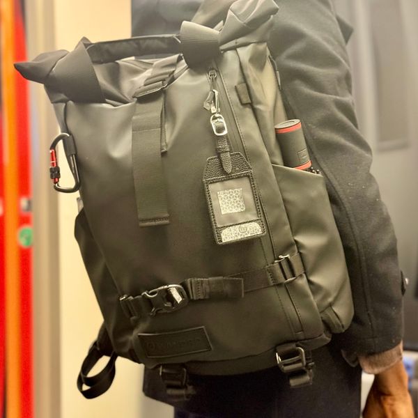 PRVKE EDC in Wasatch Green – WANDRD Gear display picture 2