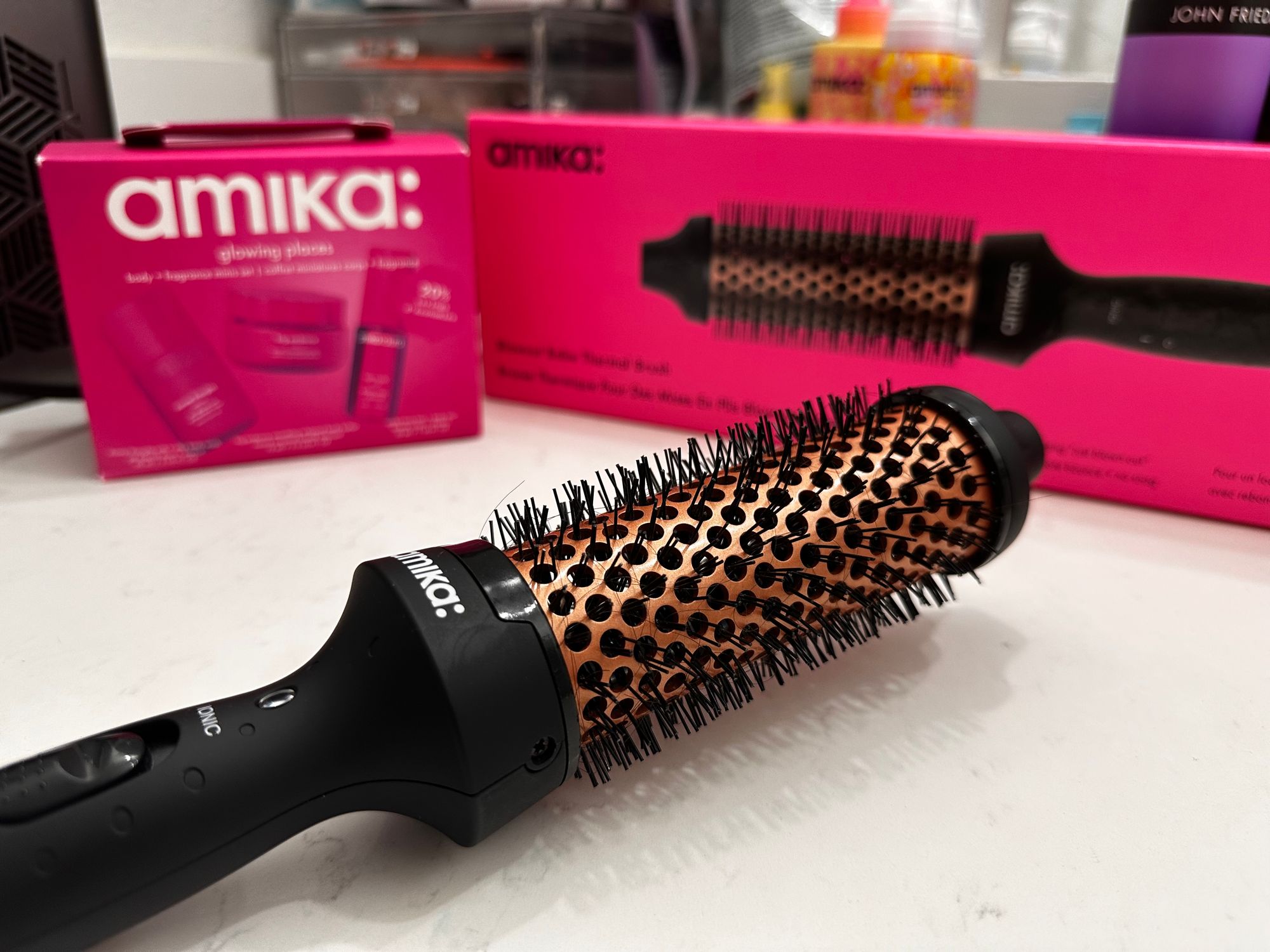 Amika Blowout Babe Thermal Brush Amika Blowout Babe Thermal Brush - Planet Beauty main image 3