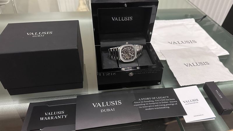 Customer photo of a VALUSIS unboxing