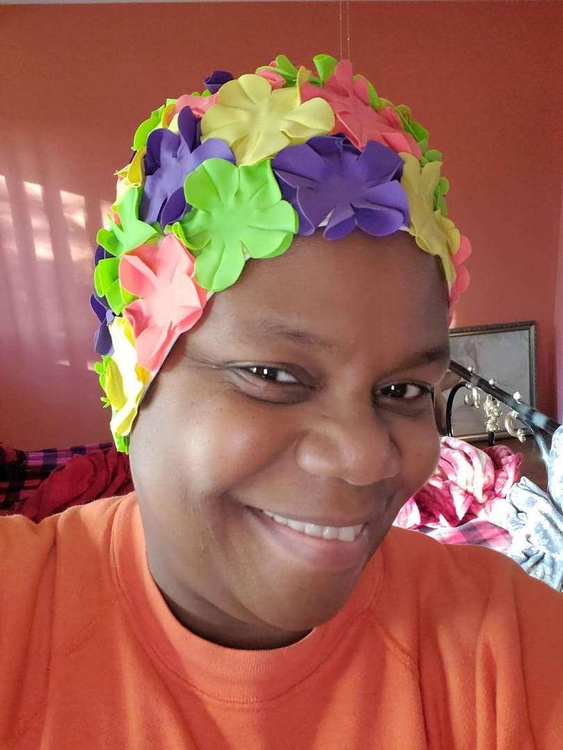 Sporti Flower Swim Cap at SwimOutlet.com display picture 3