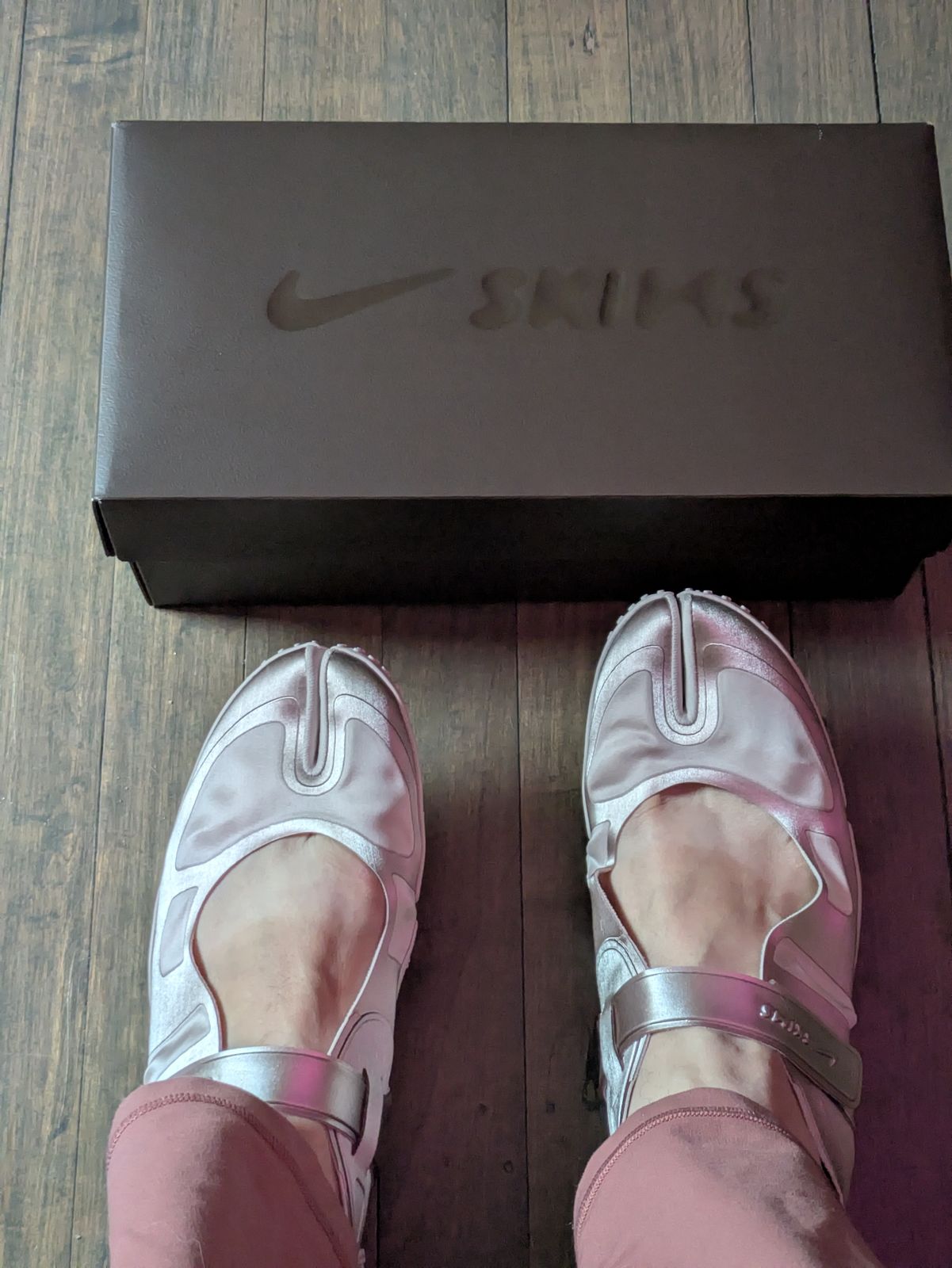 NikeSKIMS FOOTWEAR RIFT SATIN | SILT RED | SKIMS