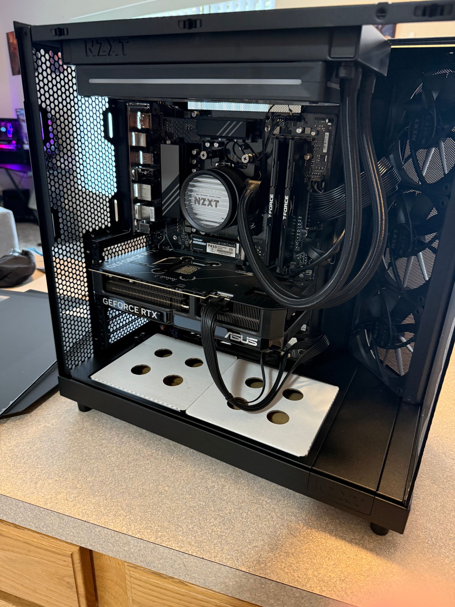 NZXT | Player Two PC | Intel Core Ultra 7 270K Plus I 5070