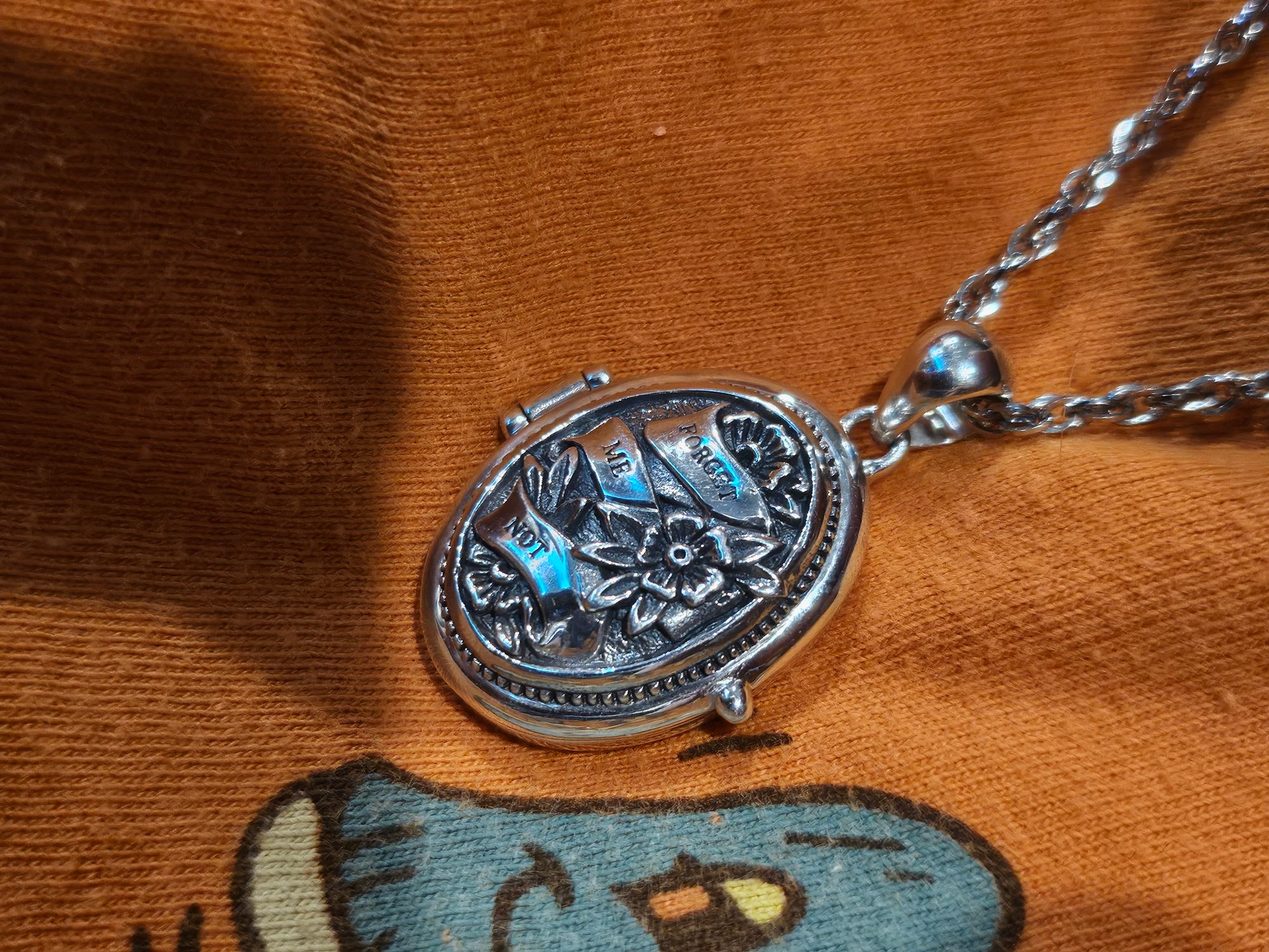 Forget Me Not – Clocks and Colours