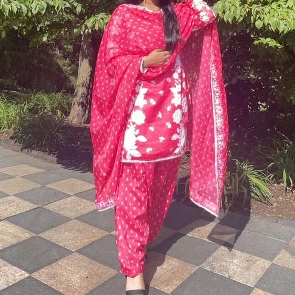 Hot Pink and White Floral Punjabi Suit | Lashkaraa Hot Pink and White Floral Punjabi Suit | Lashkaraa