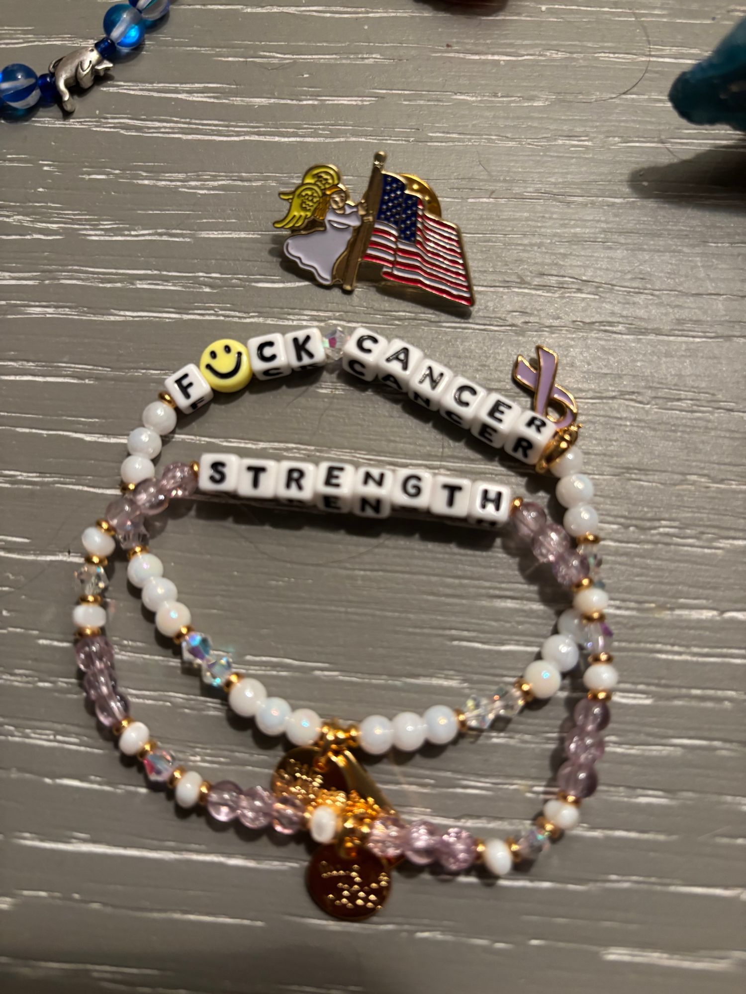 Vente en gros de rubans colorés de haute qualité, pendentif en nacre d'abalone, charme personnalisé en coquille pour la sensibilisation au cancer du sein pour collier Vente en gros de rubans colorés de haute qualité, pendentif en nacre d'abalone, charme personnalisé en coquille pour la sensibilisation au cancer du sein pour collier