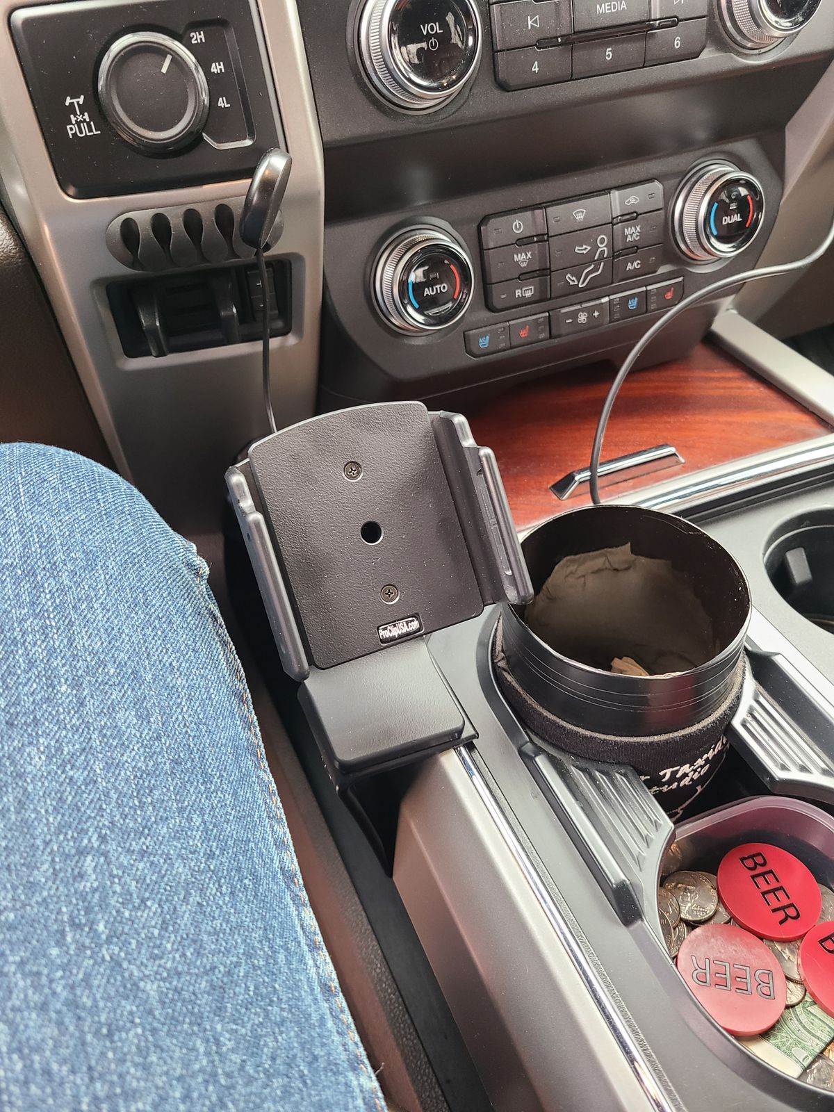 ProClip 246827 Adjustable Car Holder – For Small To Medium Cases, Brand New
