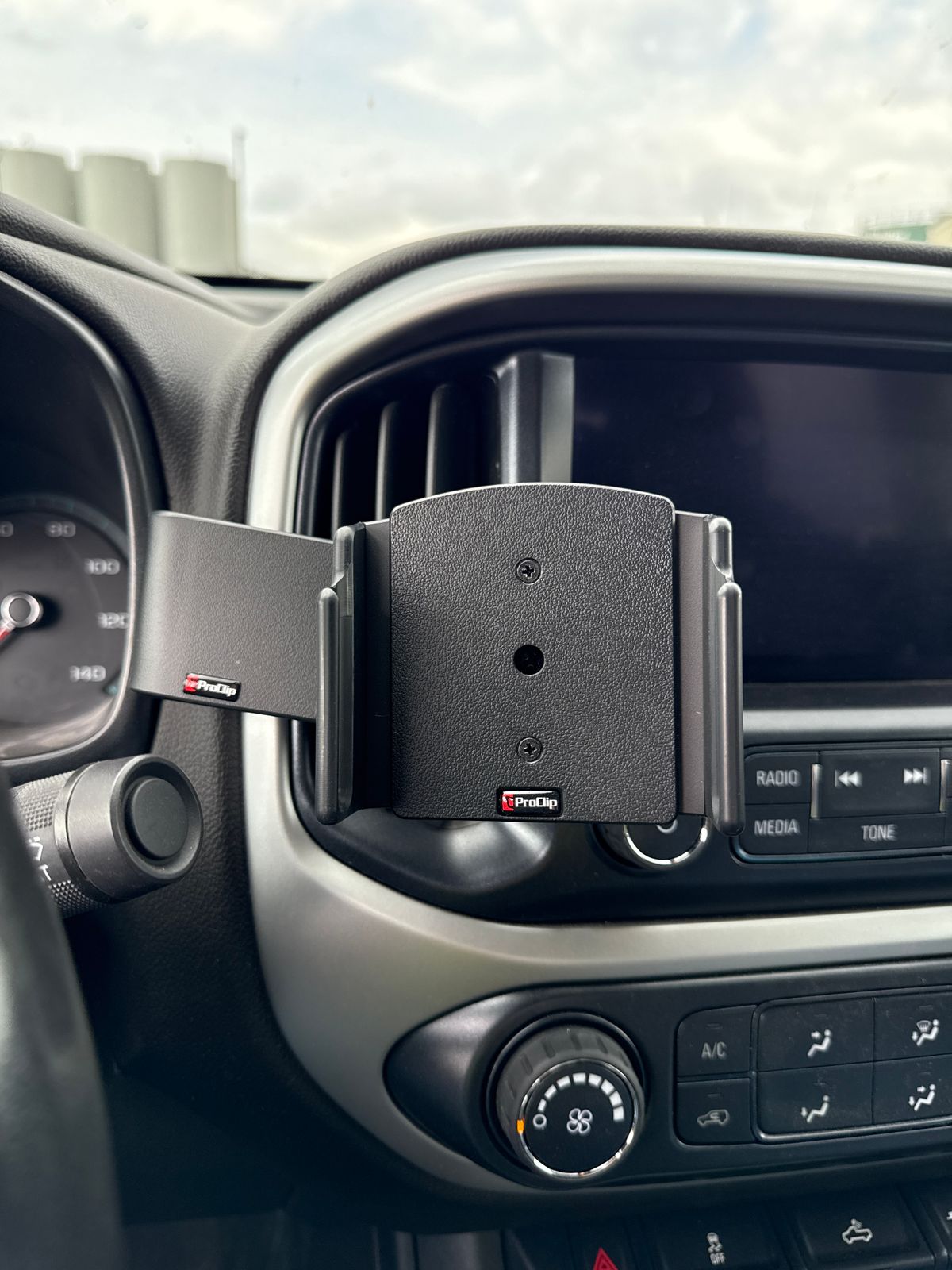 Chevy Silverado Gmc Canyon Phone Mount RubiGrid® 2015-2022