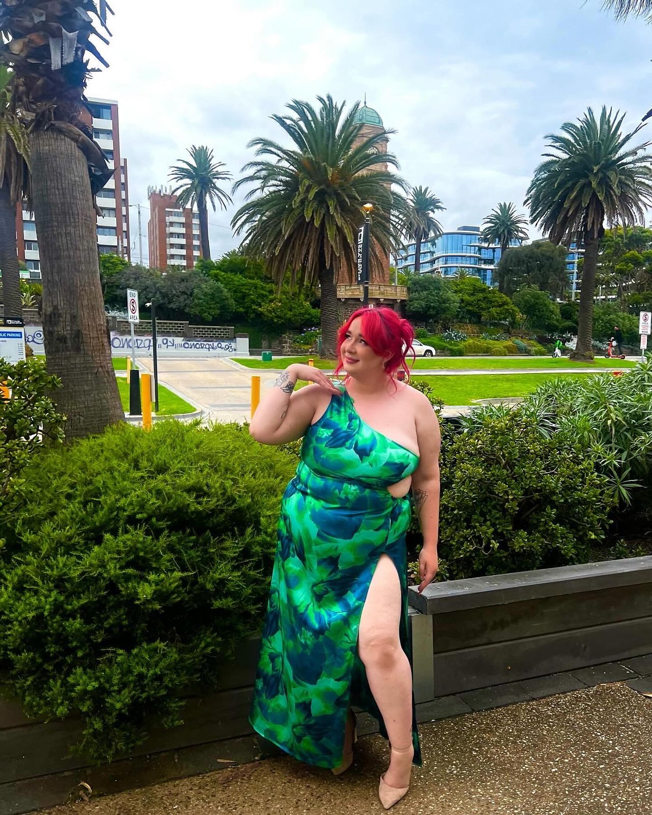 barzilio dress calista green Billy J Barzilio Dress - Calista Green - Dresses - Melbourne, Victoria,  Australia | Facebook Marketplace
