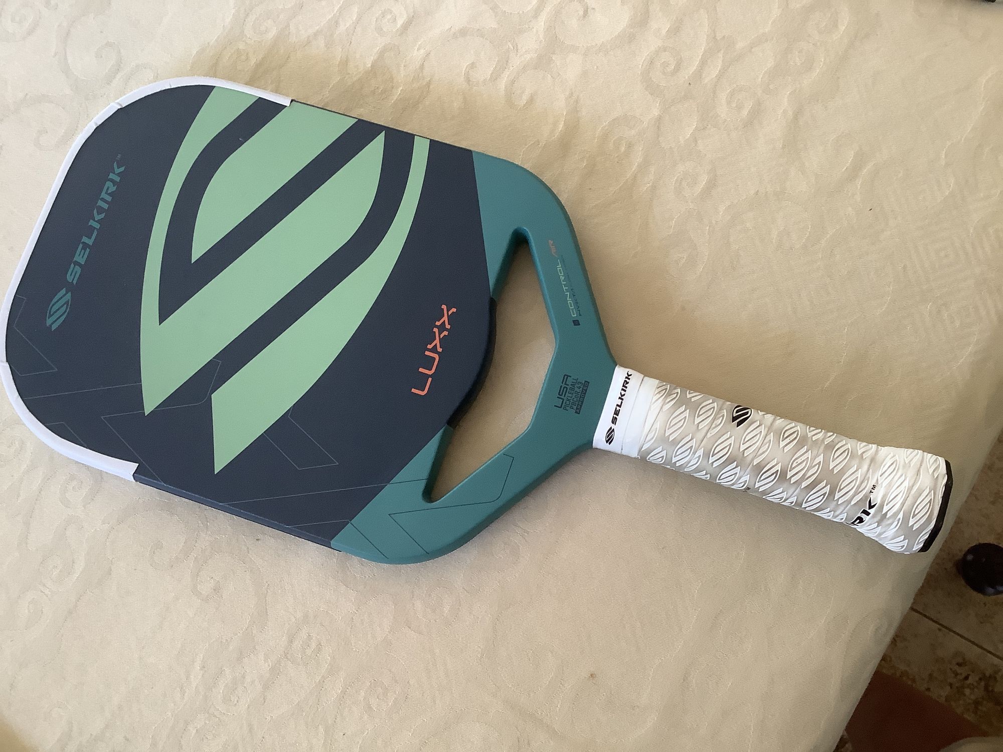 Selkirk LUXX Control Air Pickleball Paddle with InfiniGrit 