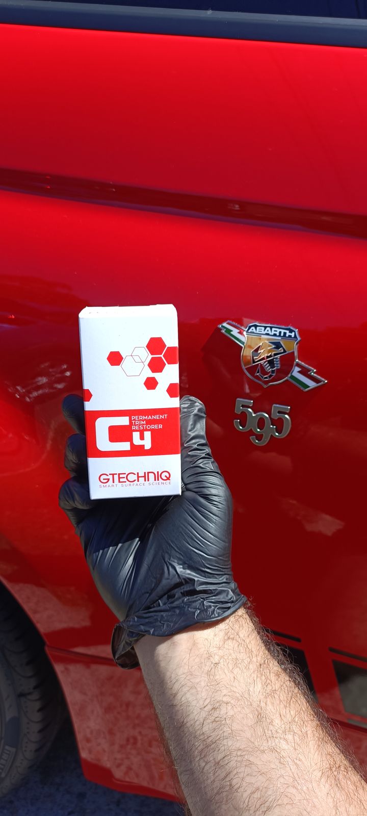 Gtechniq C4 Permanent Trim Restorer (30ml) – Bring Faded Plastic Back To Life