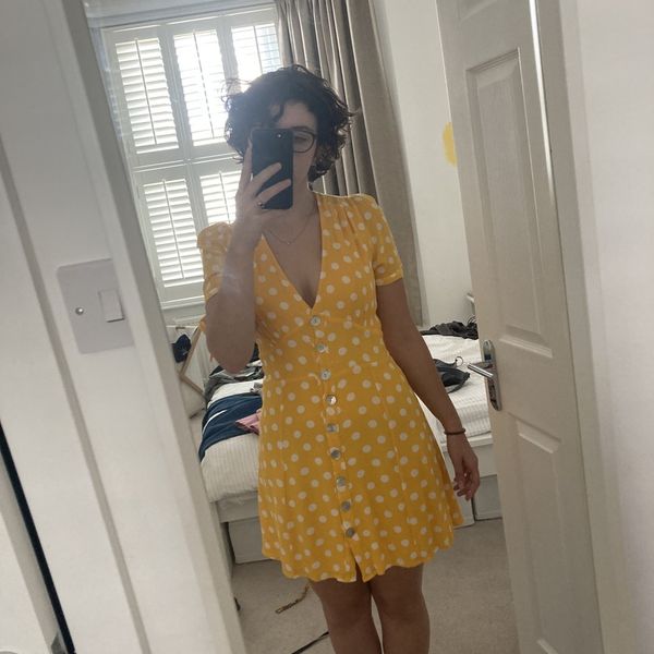 princess polly baby blue dress Yellow polka dots dress Size : S , M , L . . . . . . . . #skirt  #yellowdress #design #dresses #yellow #collection #outfit #party #model  #luxury #f4f #l4l #Instagram #