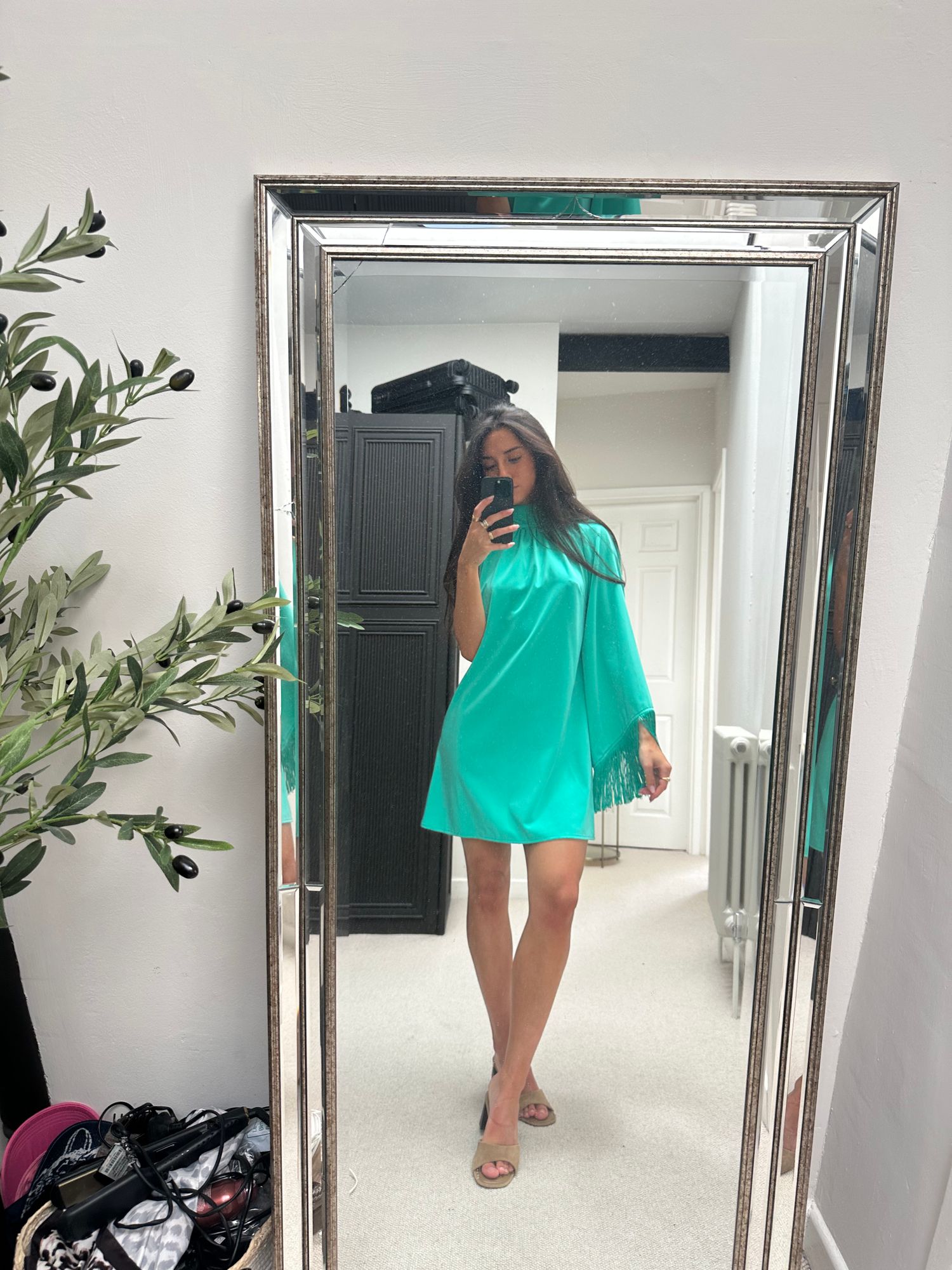 princess polly baby blue dress Beautiful Young Lady With A Green Dress And High Heels Stock Photo -  Download Image Now