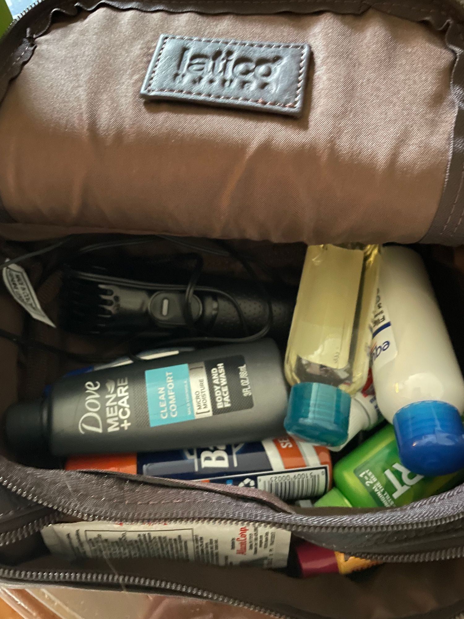 dorco travel toiletry bag Pace 6 Pro Premium Gift Set Thanks to a plethora of pockets Dorado Leather Zip Travel Toiletry