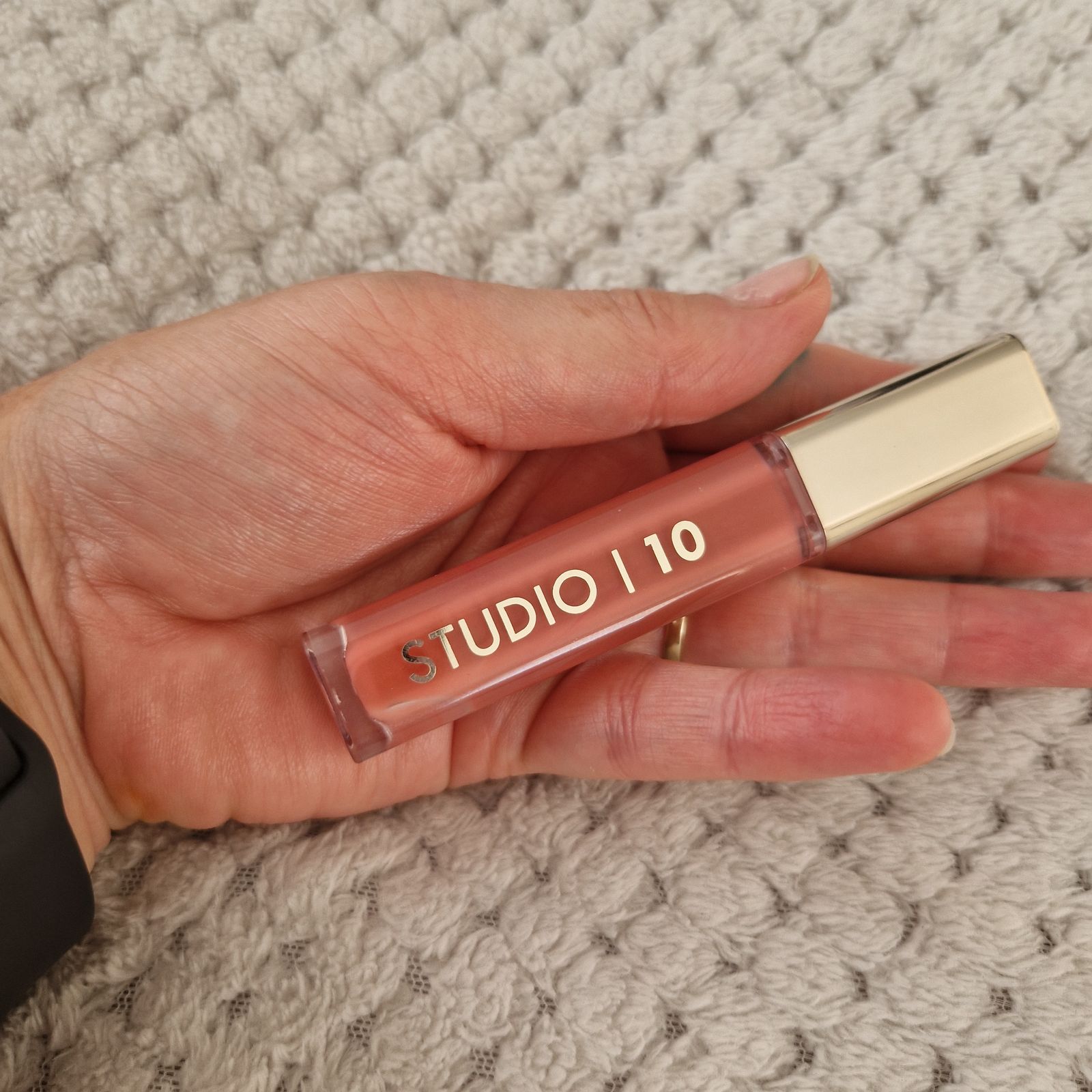 how much melanotan do you inject What are 'melanotan' injections? Explaining the controversial tanning drug