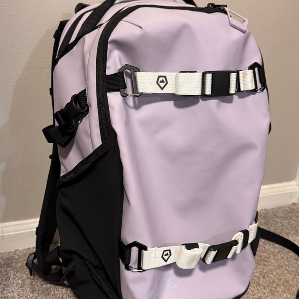 NIMBUS 18L in Uyuni Purple – WANDRD Gear display picture 3
