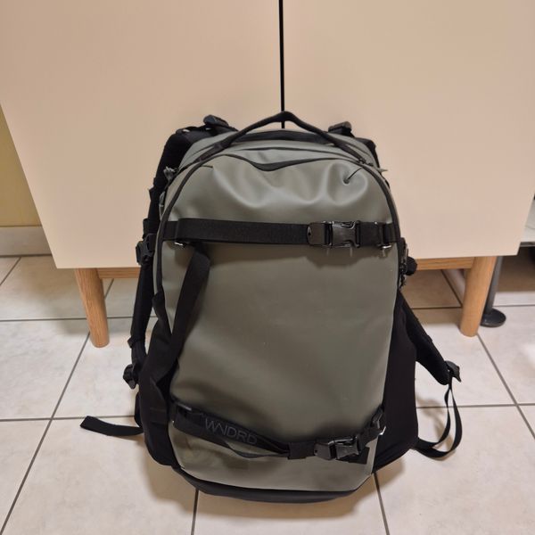 NIMBUS 18L in Uyuni Purple – WANDRD Gear display picture 2