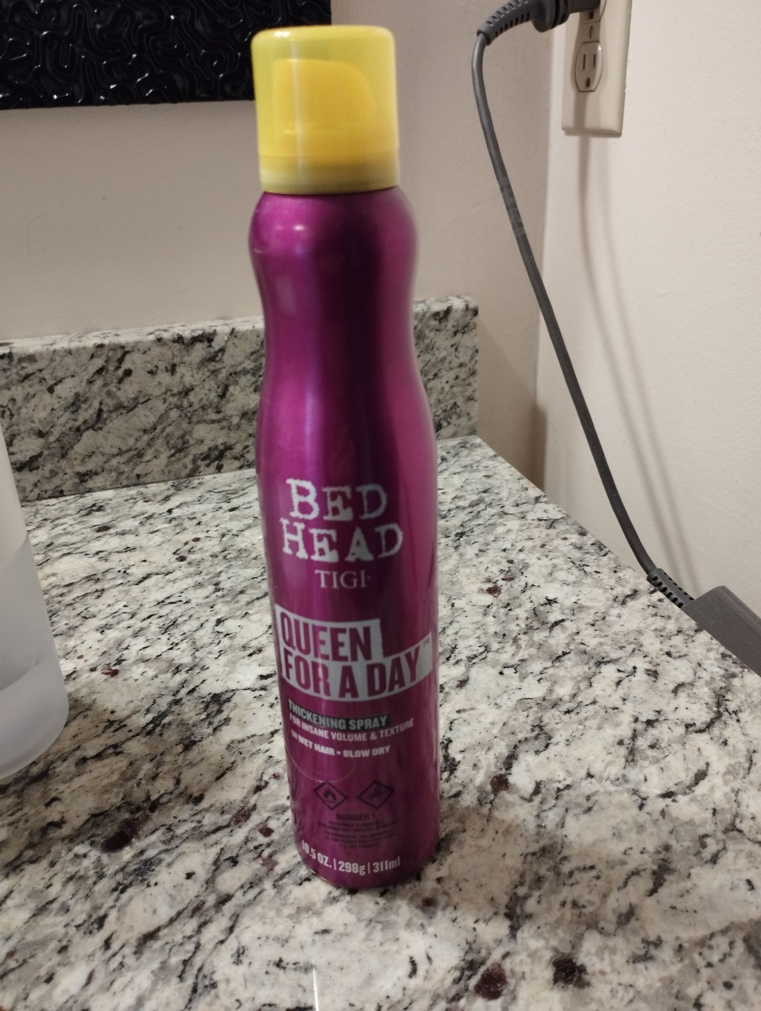 Bed Head Queen for a Day Hairspray – Éléganza