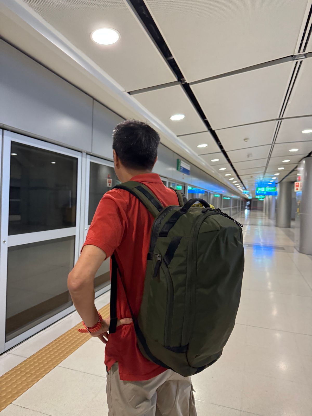 Max 背包| 簡約30-32L 背包，適合旅行和日常攜帶– Able Carry
