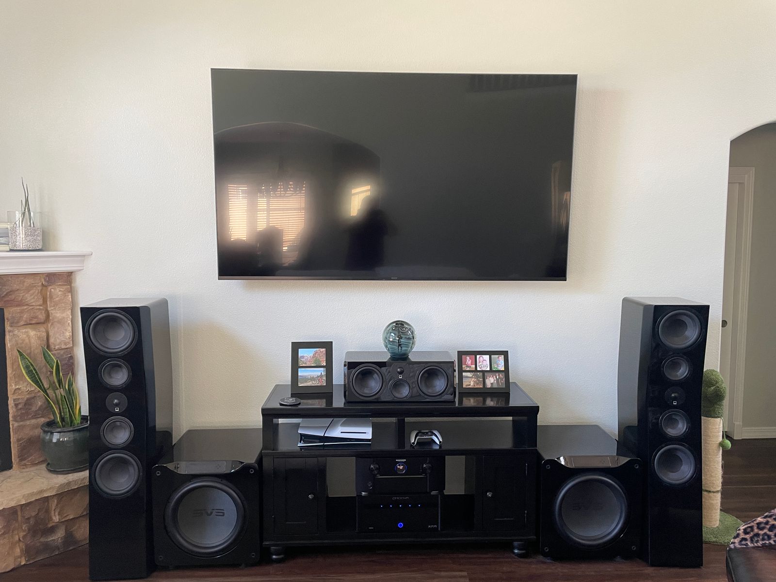 SVS Ultra Evolution Pinnacle White Gloss Outlet