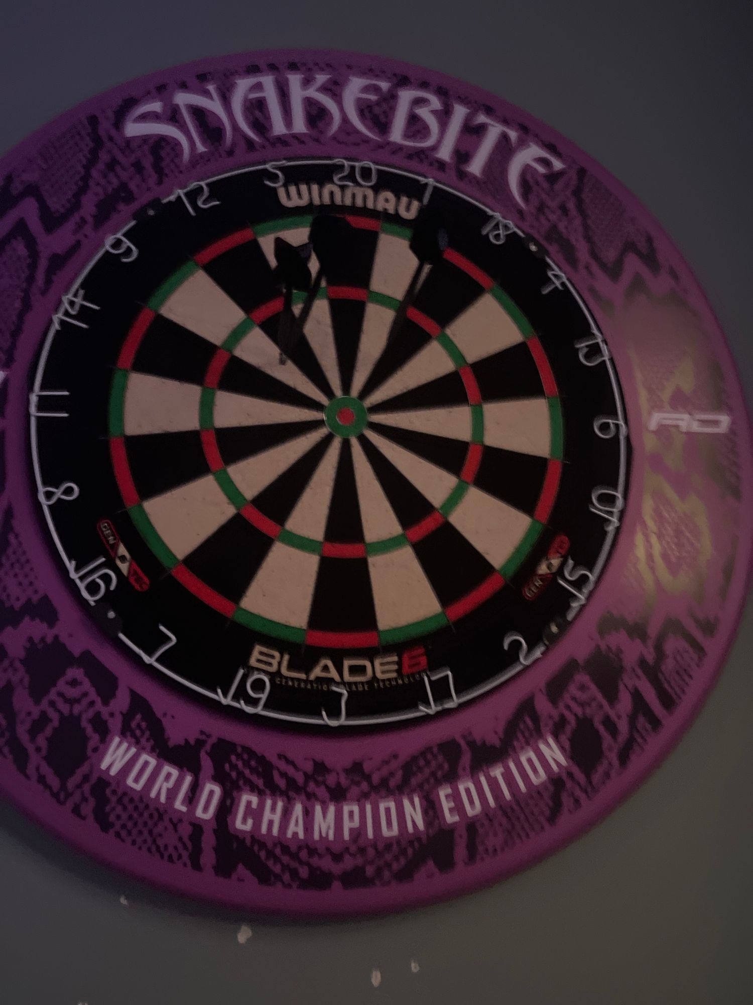 Cible De Fléchettes WINMAU Blade 6 Dual Core - Professionnelle - Sisal - System Rota-Lock