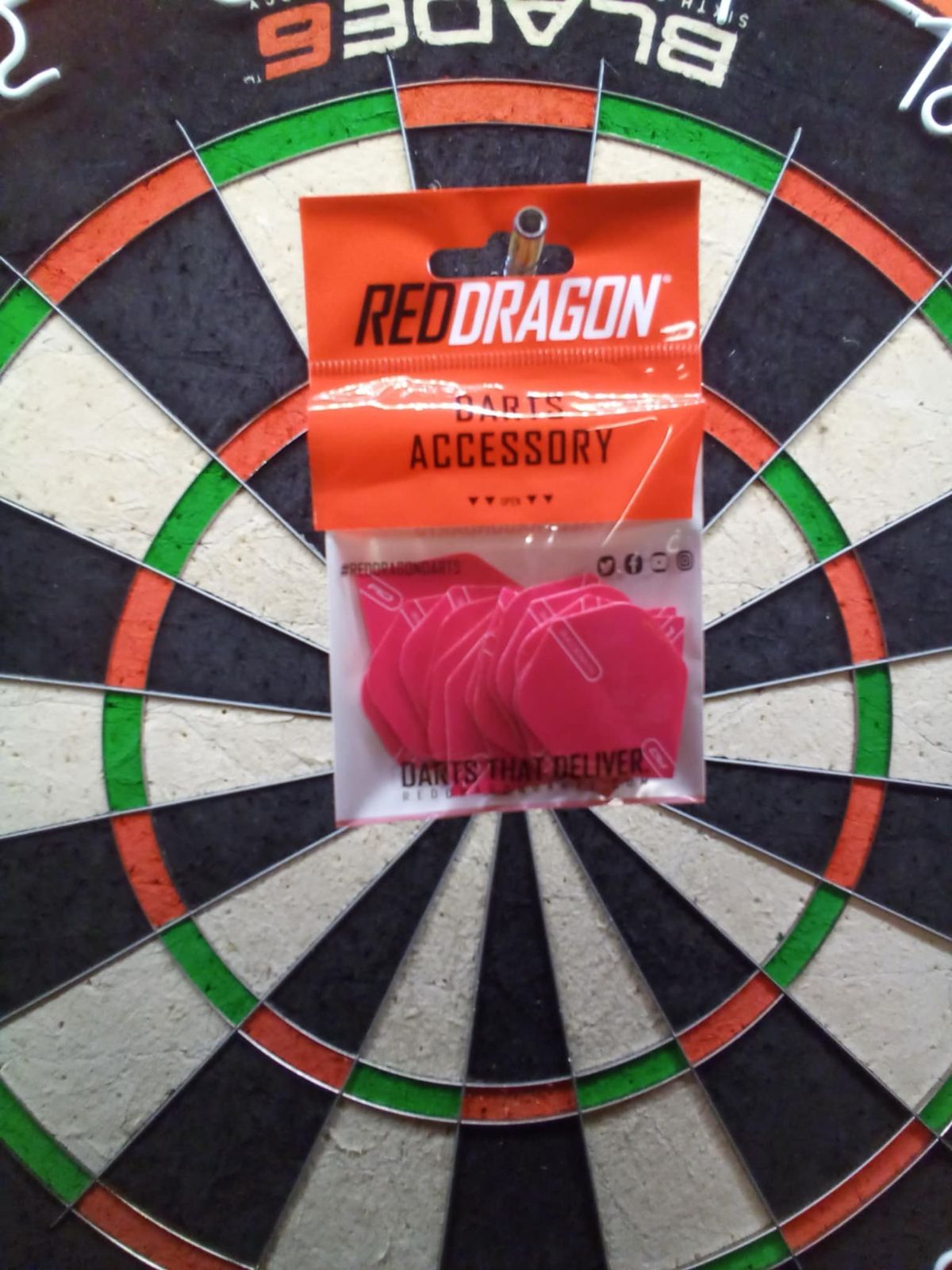 RED DRAGON Hardcore XT – 5 Jeux De Flight Fluo Jaune (15 Voiles), Extra épais 100 µm, Forme Standard – Pour Fléchettes