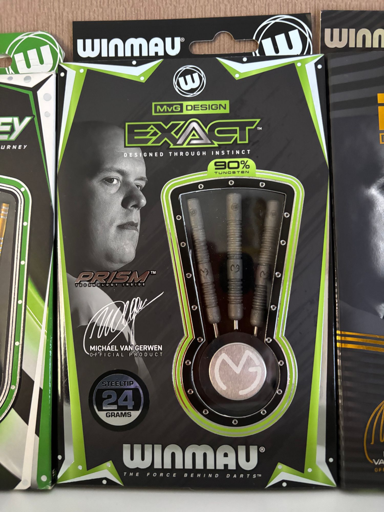 WINMAU - Mega Standard MVG Groen en Zwart Dartvluchten - 1 set per
