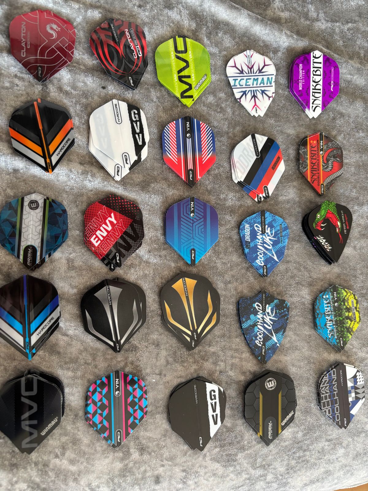 Red Dragon Hardcore Premium Flight Peter Mutli TF8160 - Dartshop Zaanstad
