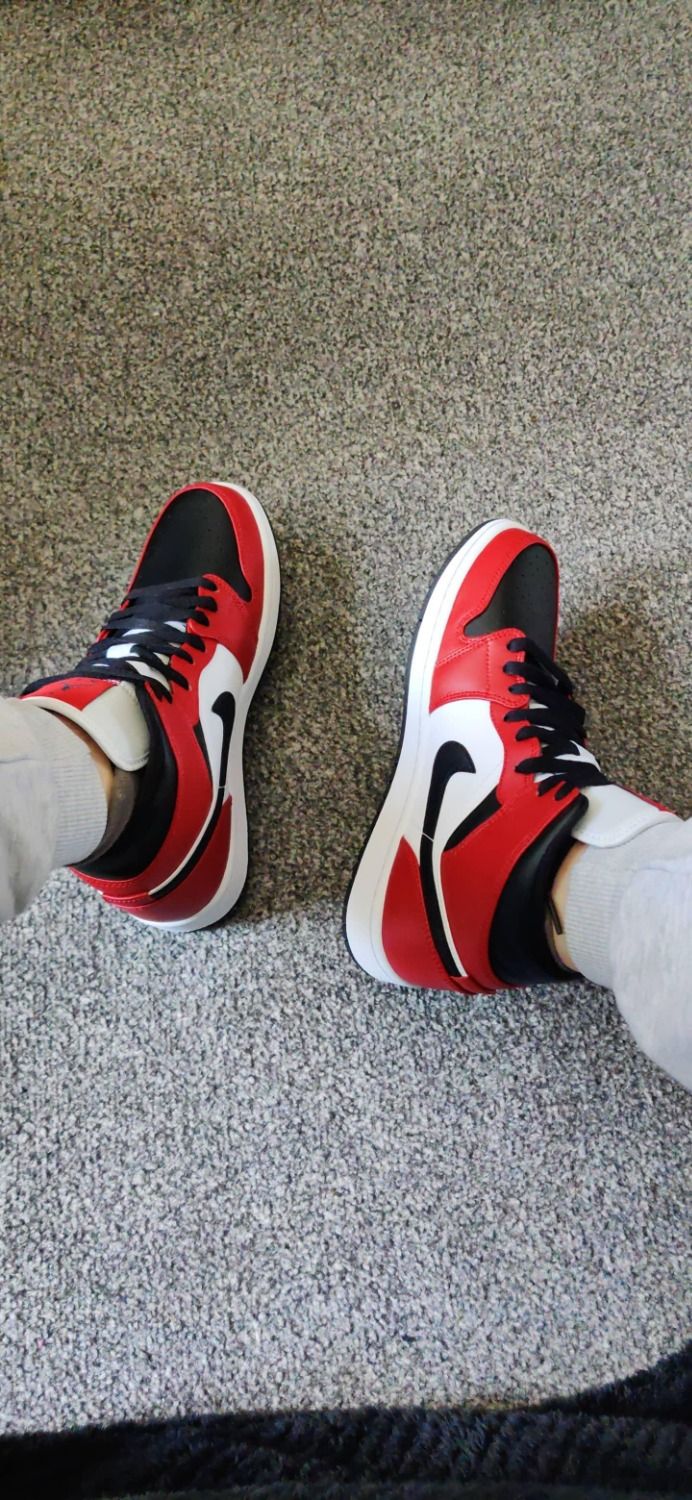 Air Jordan Mid 'Chicago Black Toe' — Kick Game - Main Image