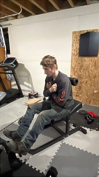 Ultrasport Appareil pour abdominaux AB Premium, appareil de fitness pour la maison particulièrement stable pour le renforcement des muscles abdominaux ainsi que du dos et des épaules Ultrasport Appareil pour abdominaux AB Premium, appareil de fitness pour la maison particulièrement stable pour le renforcement des muscles abdominaux ainsi que du dos et des épaules