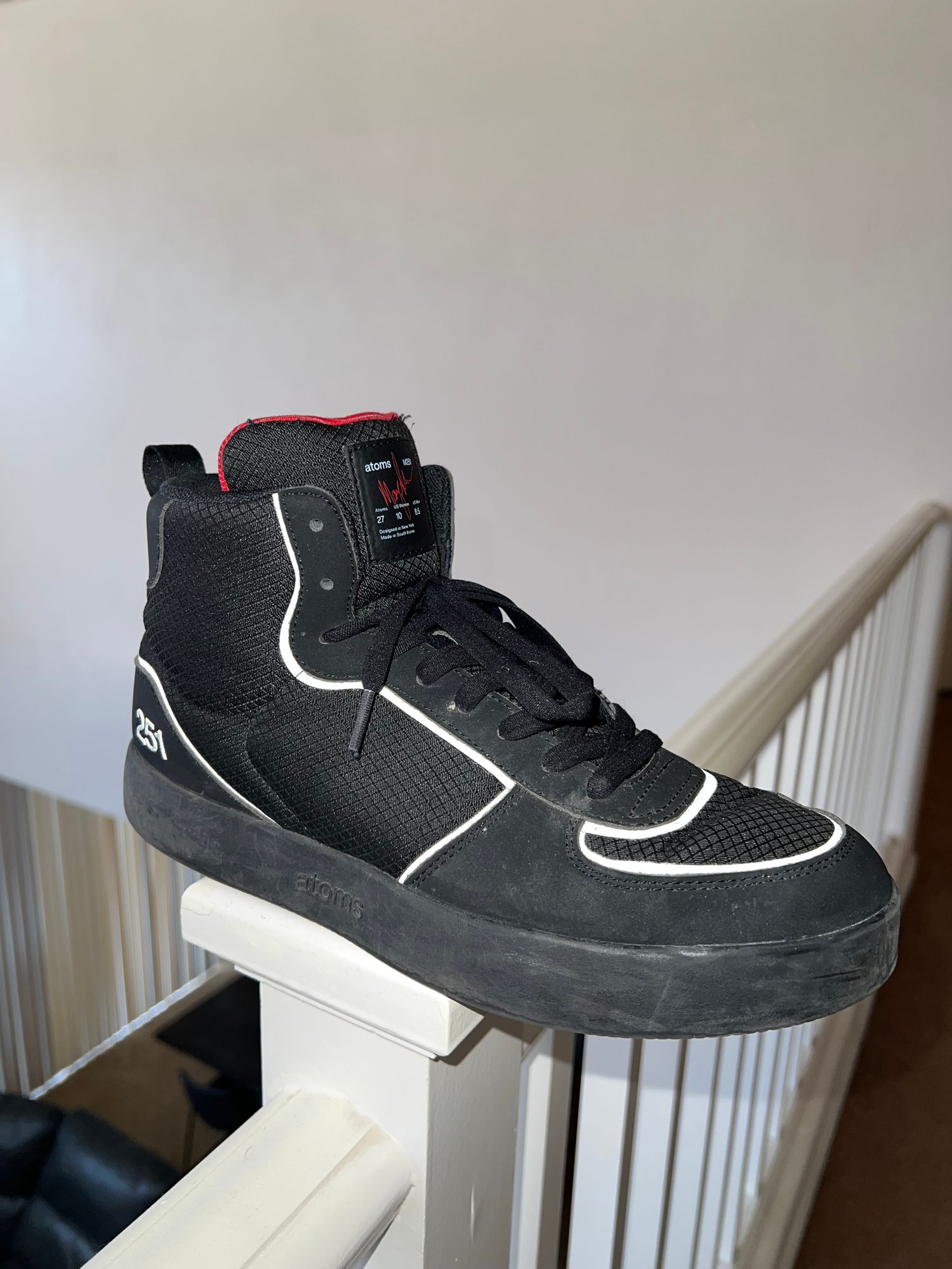 Atoms x MKBHD: Model 251.1 – Comfortable Matte Black High  display picture 2