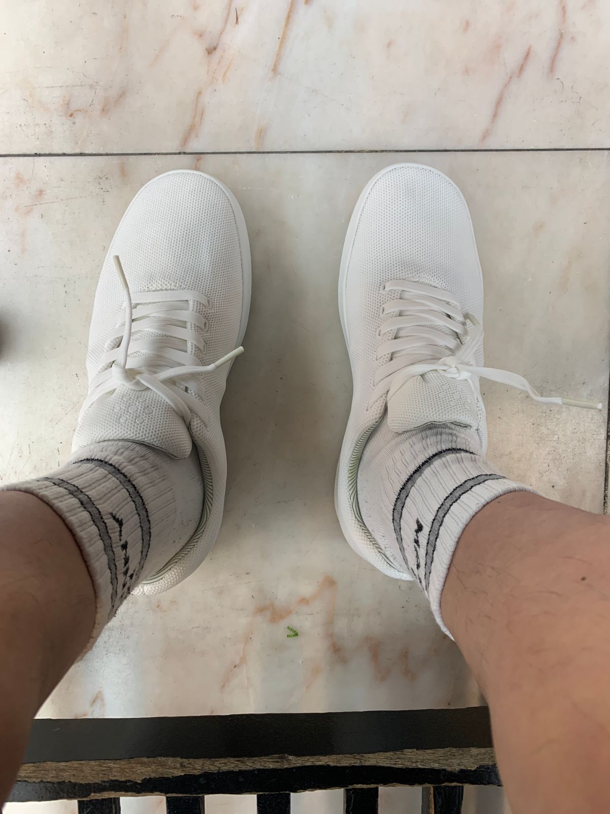 Atoms Men size 10.5 White Casual Sneakers Men main image 3