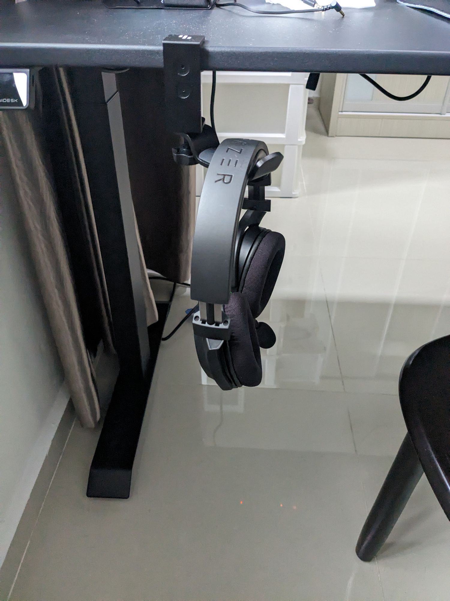 Guide to Using Headphone Stands for Organization: Maximize Space Effortlessly