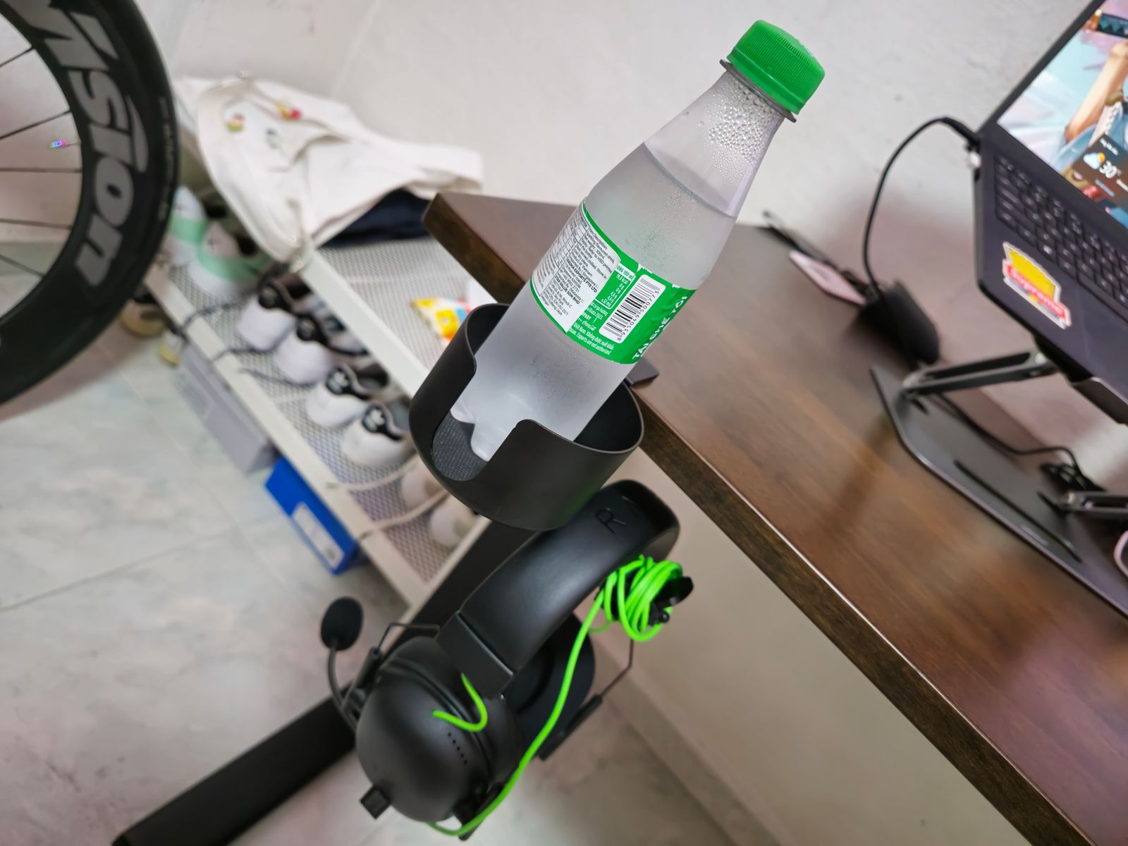 Guide to Using Headphone Stands for Organization: Maximize Space Effortlessly