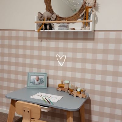 Gingham wall panels in child's bedroom