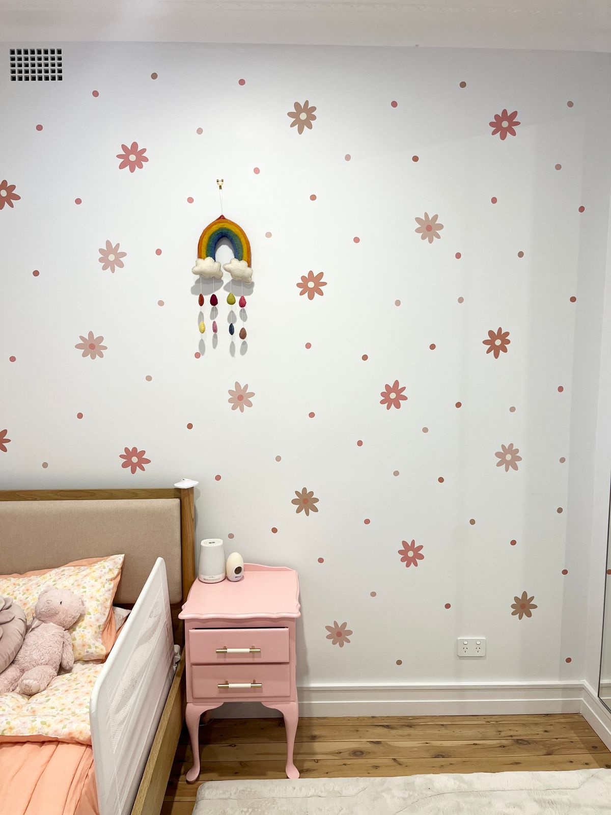 Why Won'T My Wall Stickers Stick to the Wall: Top Fixes Revealed