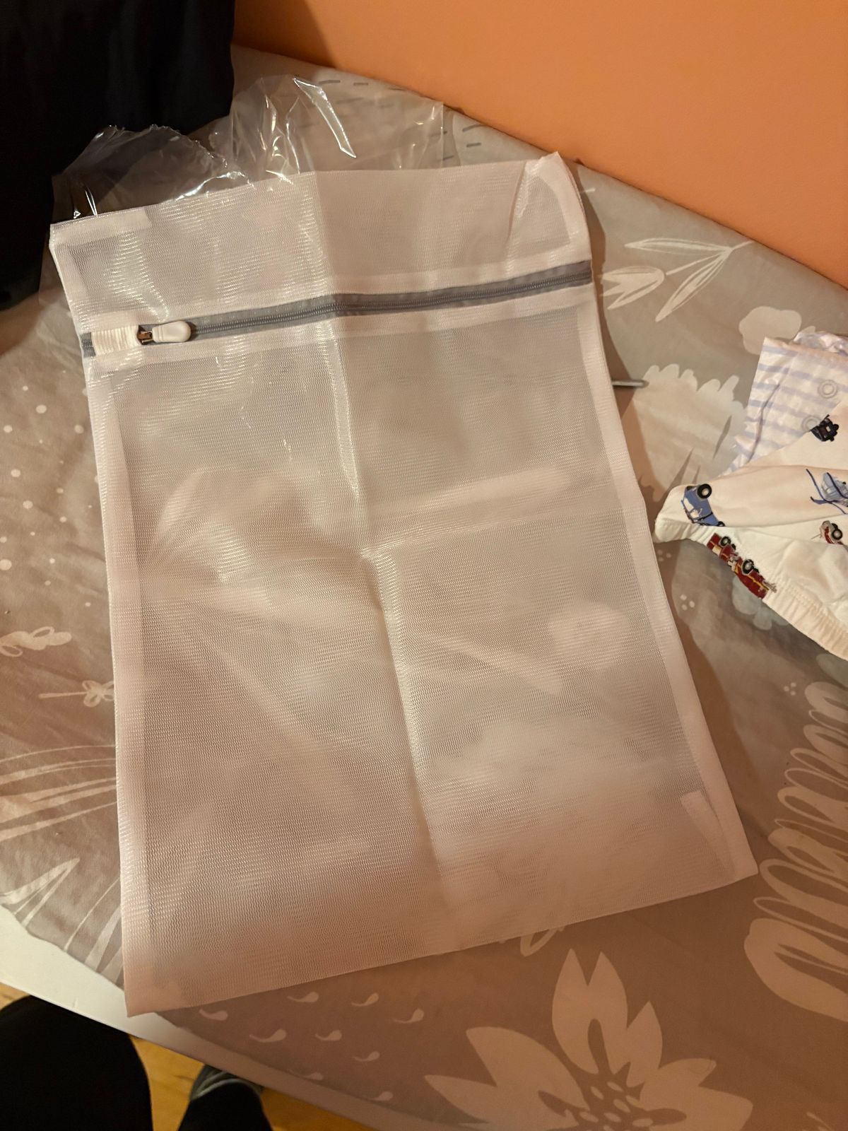 Mesh Laundry Bags (2-Piece Set)