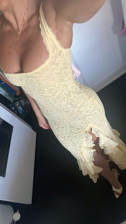 a night in tokyo lace dress review A Night In Tokyo Lace Dress - Navy