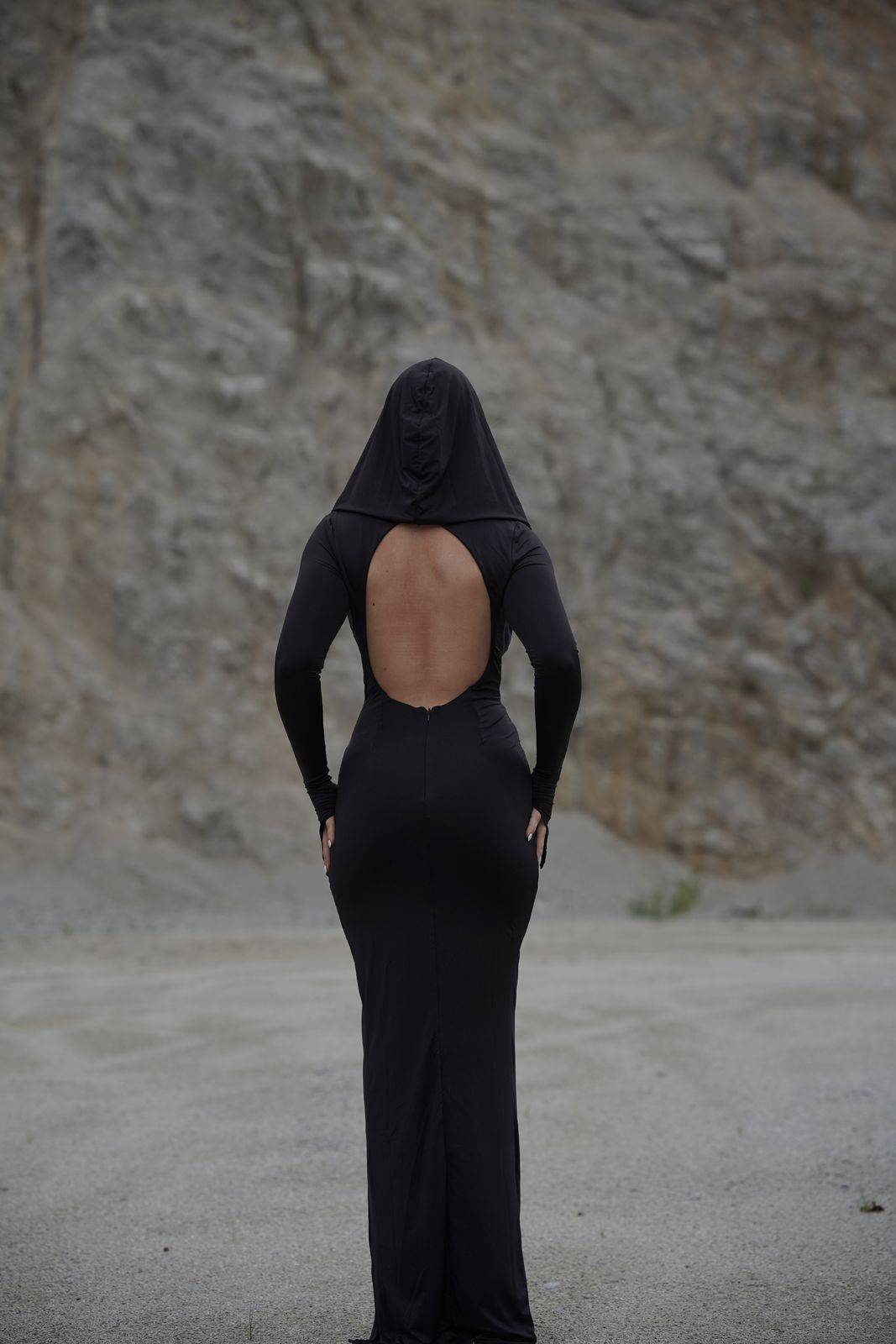 Desdemona Hooded Long Sleeve Maxi Dress in Fire Black