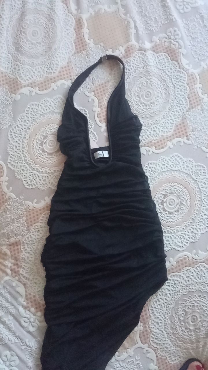 asymmetric cut-out halterneck midaxi dress in black Nika Cut-Out Halterneck Bodycon Midaxi Dress in Black