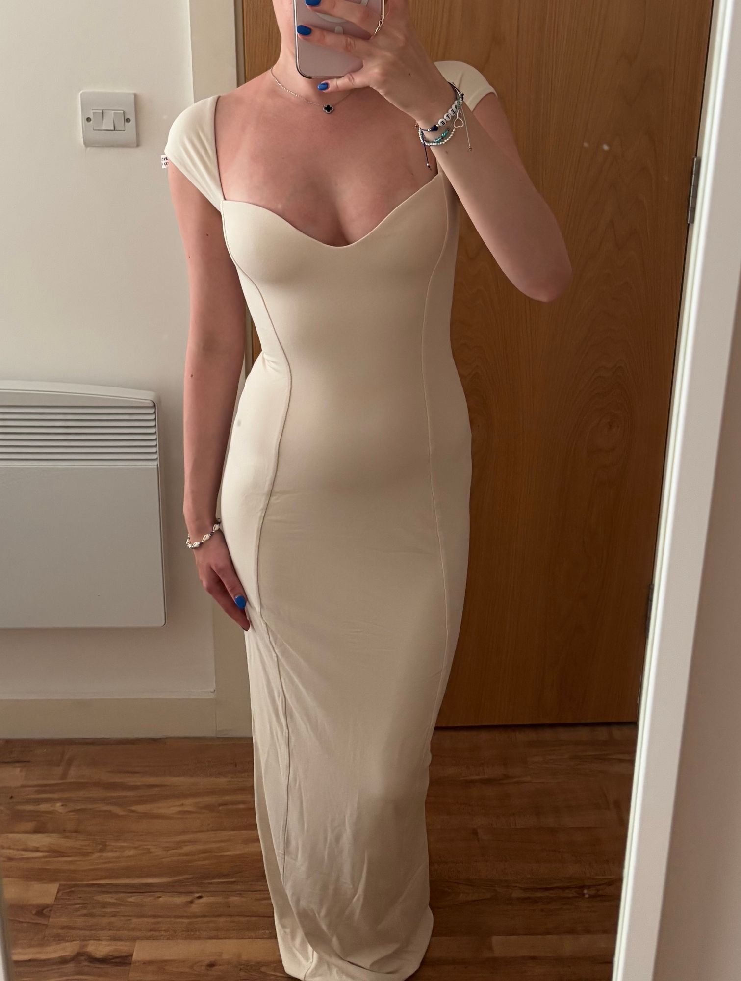 Dolcezza Sweetheart Neckline Maxi Dress in Ivory | Oh Polly Dolcezza Sweetheart Neckline Maxi Dress in Ivory | Oh Polly
