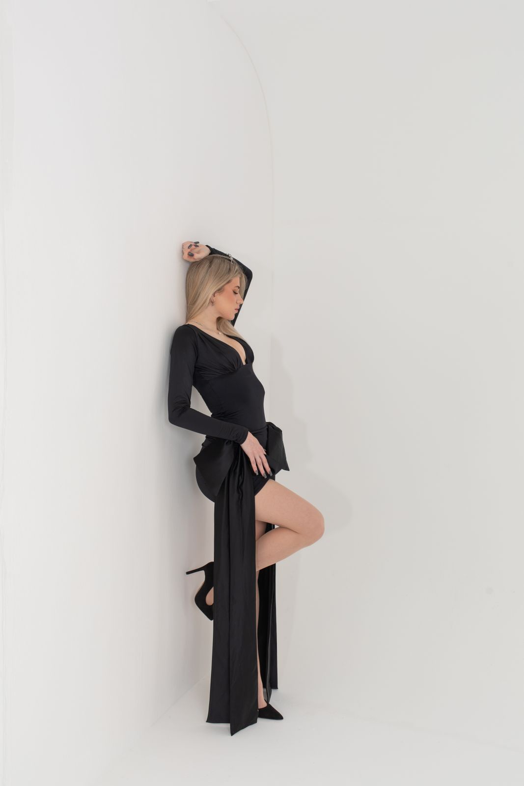 Karelyn Bow-Detail Ruched Mini Dress in True Red | Oh Polly