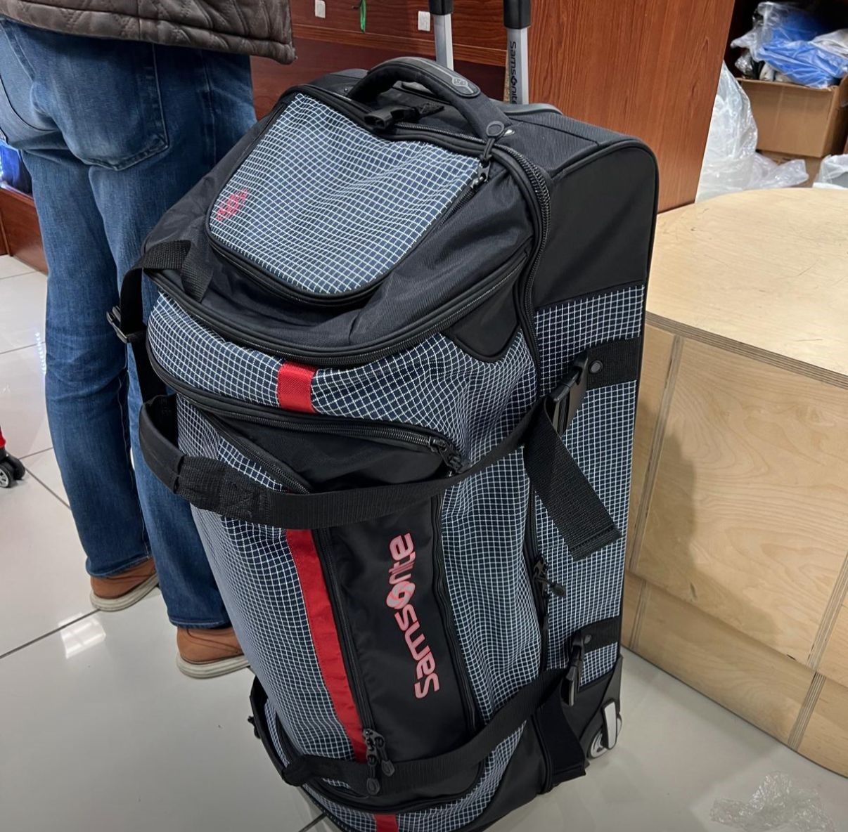 Samsonite Ripstop Wheeled Duffel 30