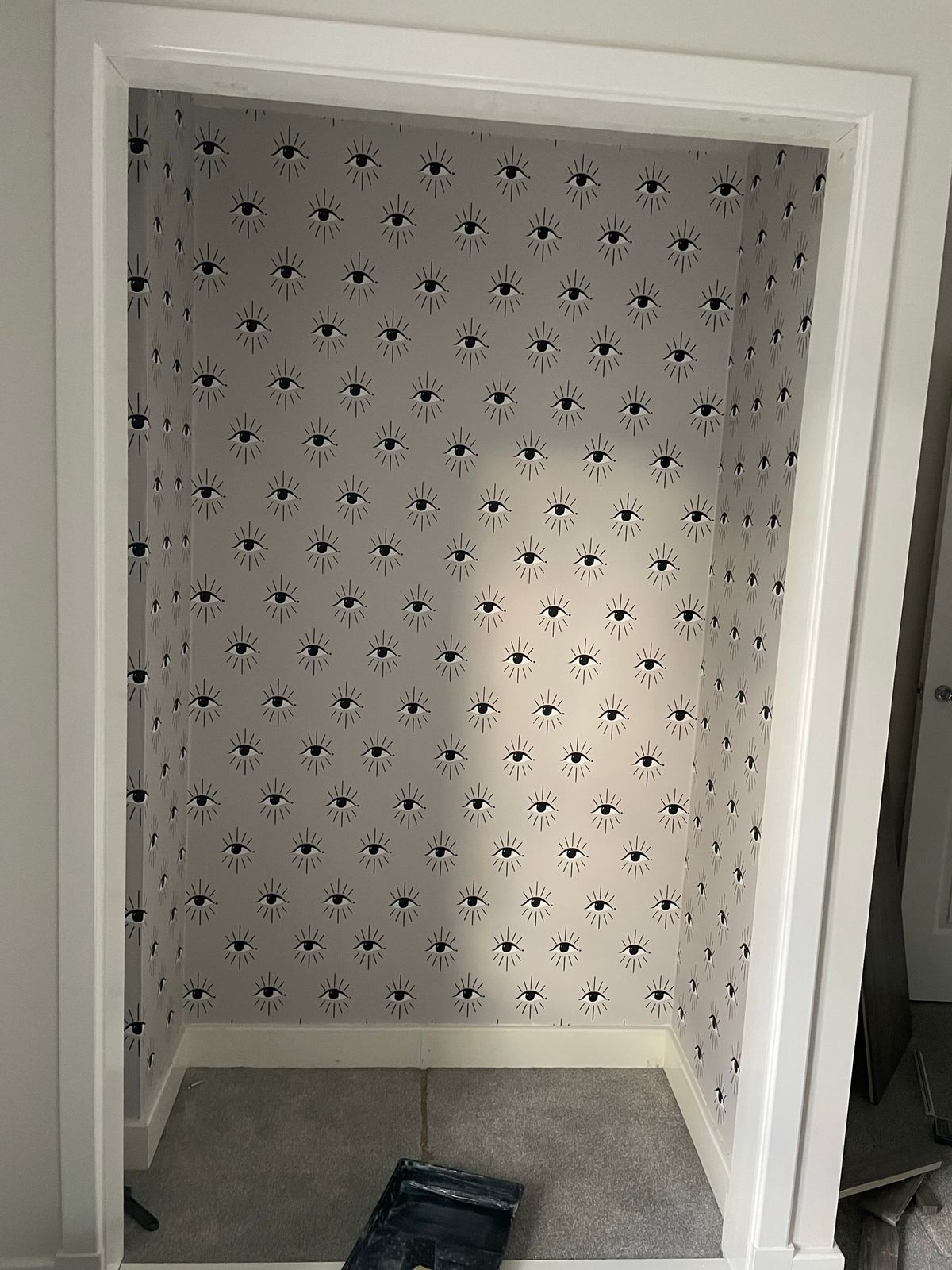 Graham \u0026 Brown Coronation Craze Slate Grey Wallpaper 118046 - The Home Depot, image size:1200x1600