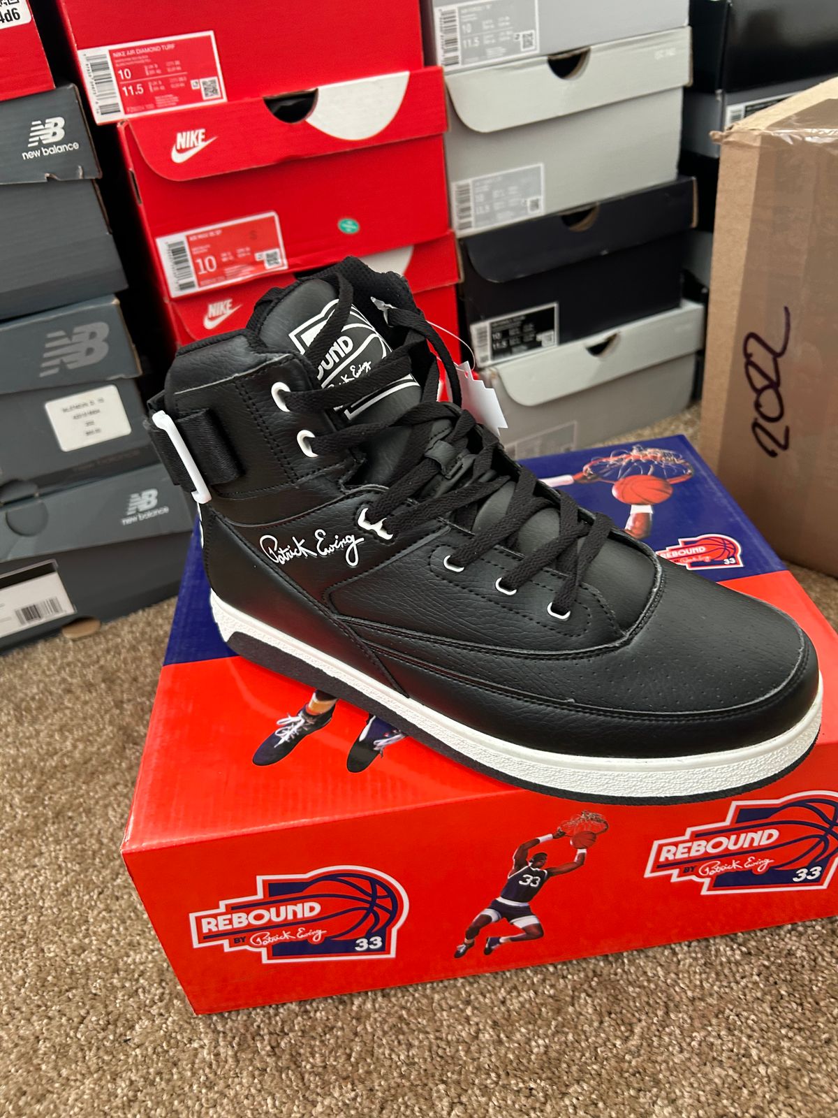 33 HI x Orion Hybrid | Black And White – Ewing Athletics