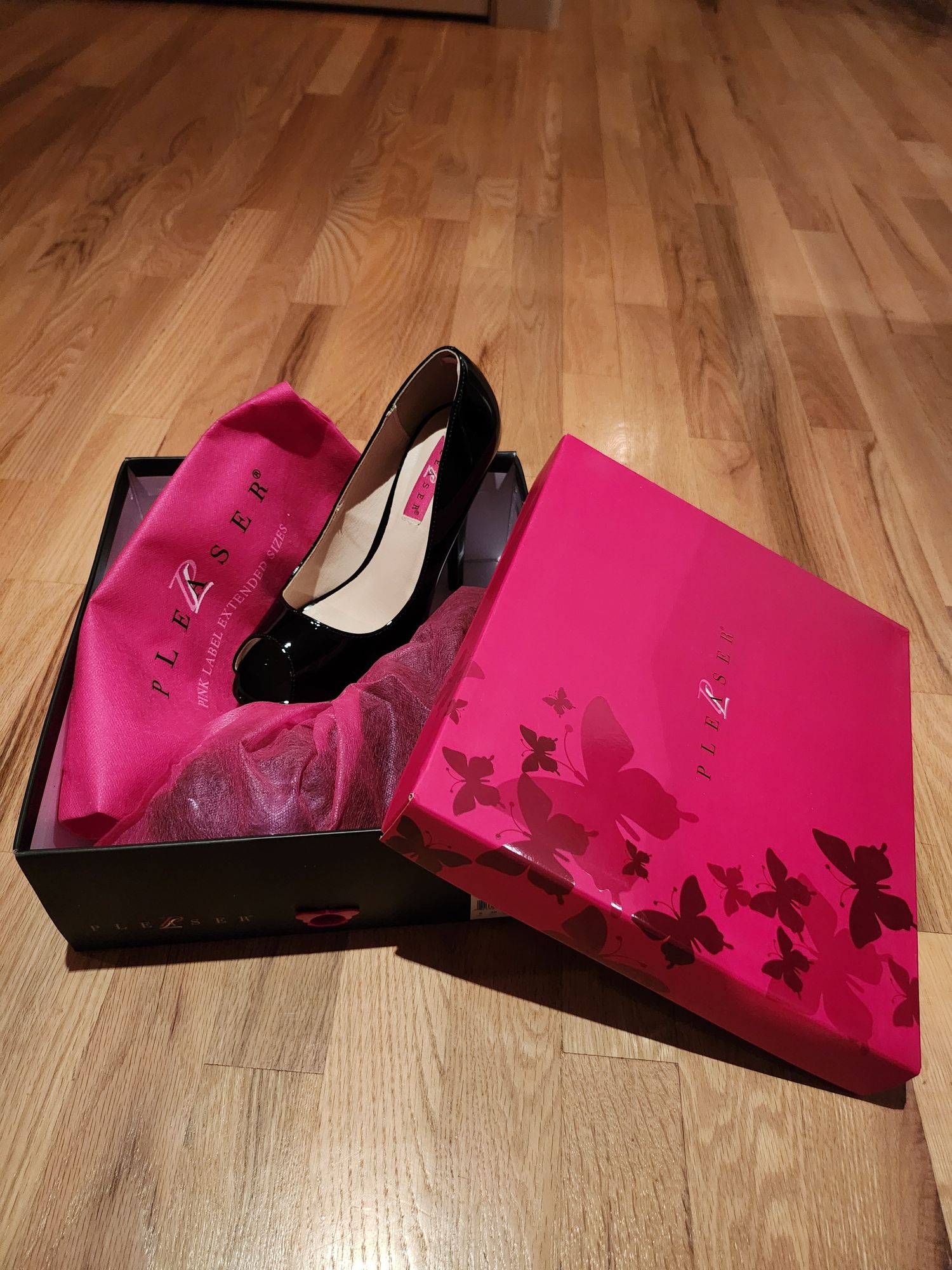 Pleaser Pink Label Chloe-01 in Black – Pleaser Shoes display picture 1