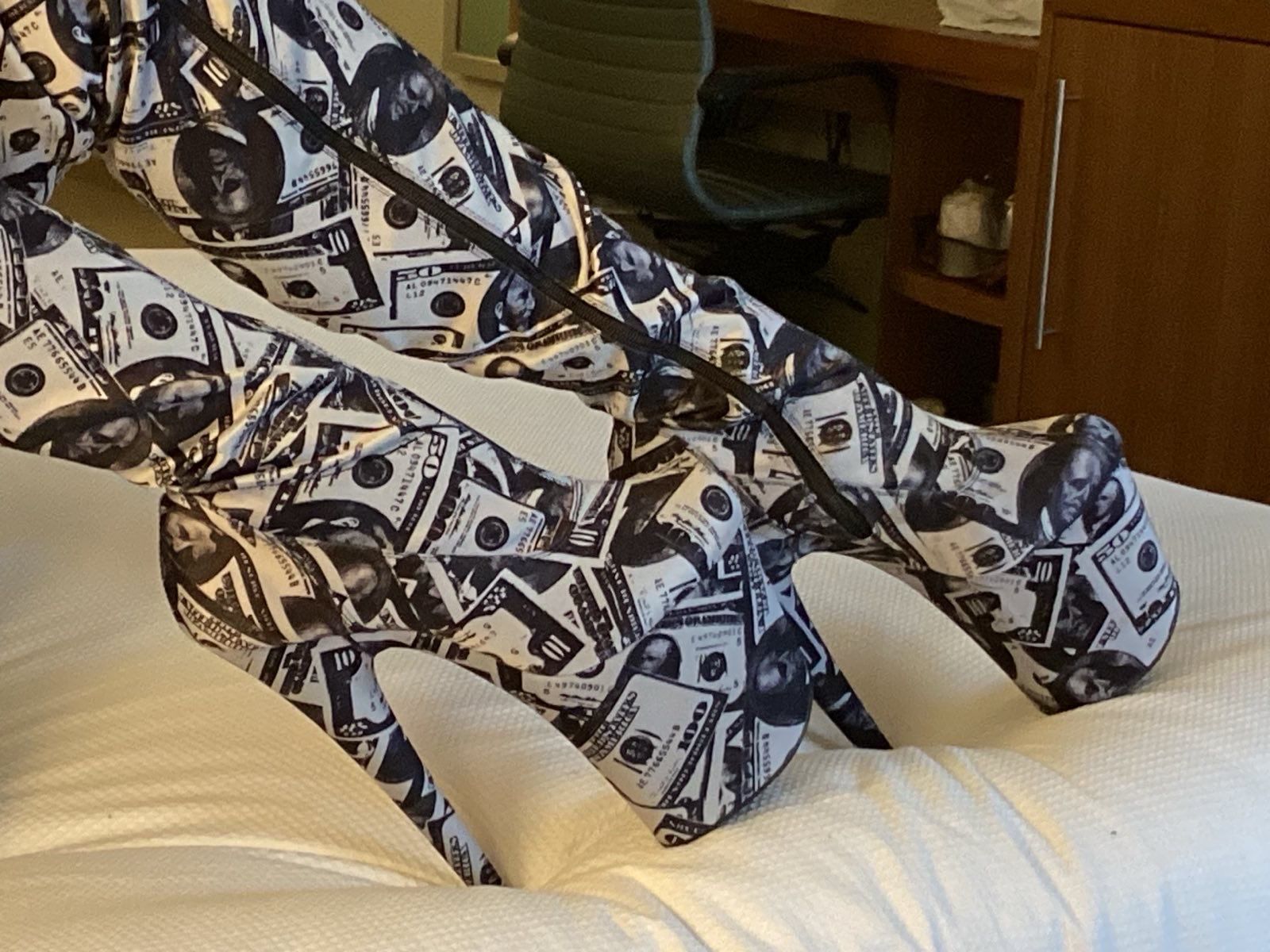 Pleaser Flamingo-3000DP in White/Black Fabric – Pleaser Shoes